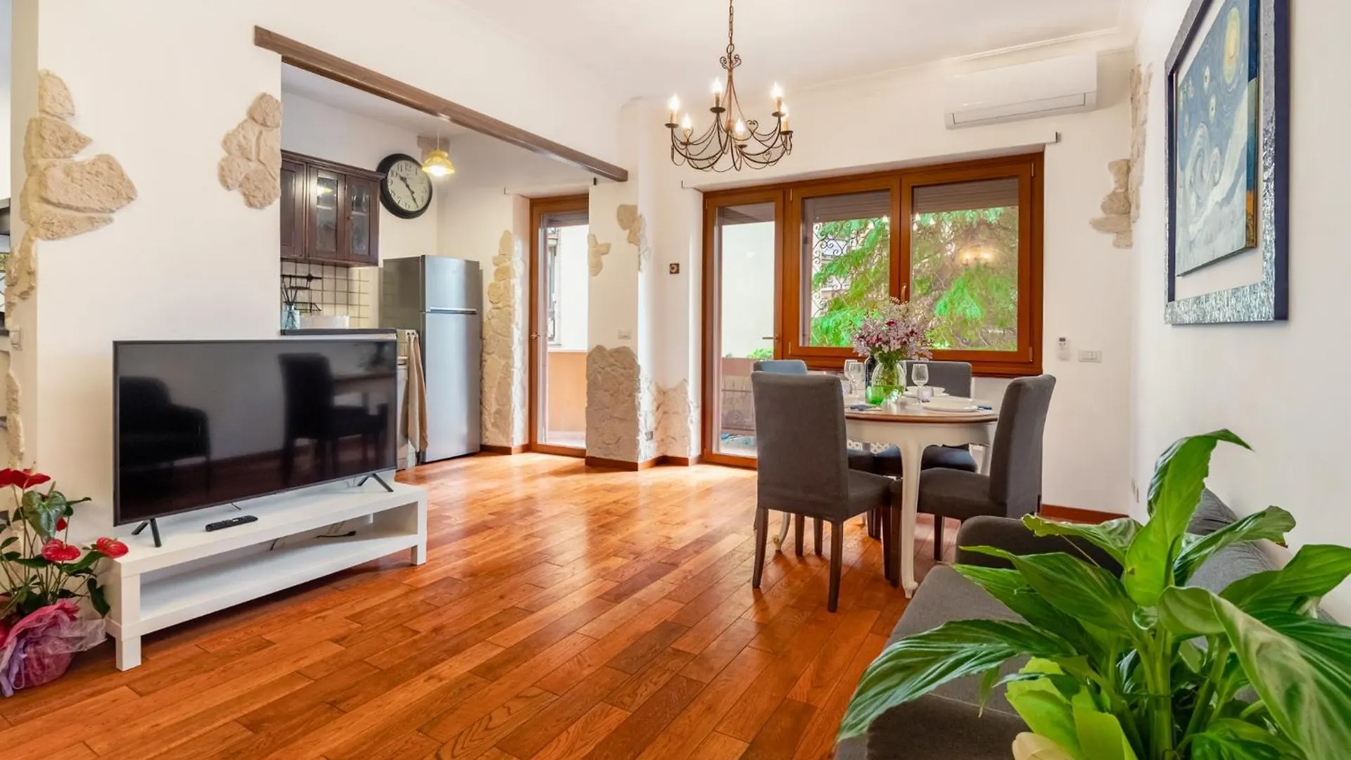 Asconio Pediano Apartment location